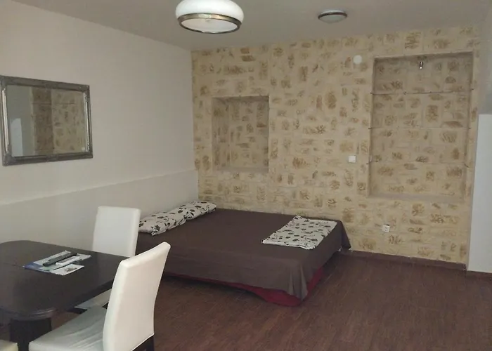 Pag Studio Garden Apartment *