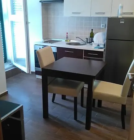 Apartment Pag Studio Garden